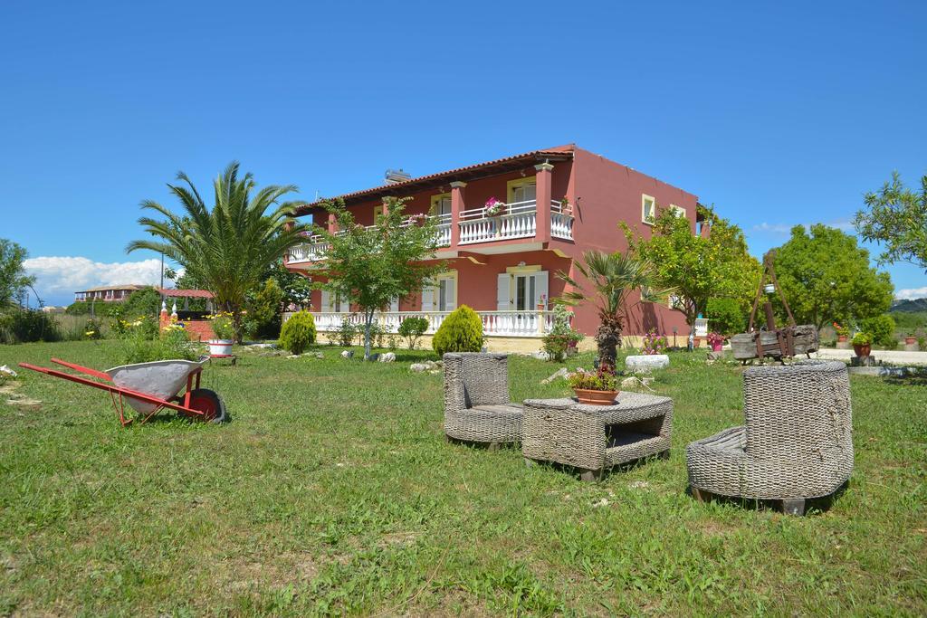 Giannis And Fridas Garden Apartment Sidari  Exterior photo